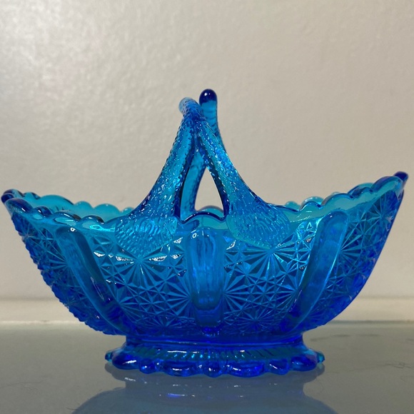 Daisy & Button Colonial Blue by Fenton, Glass Basket, Split Handle - Picture 8 of 16